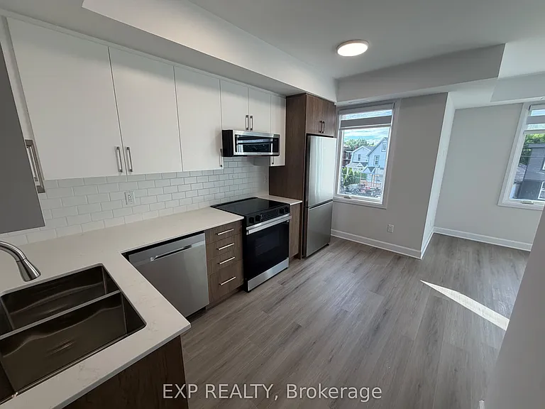 258 Montfort St — Photo 3