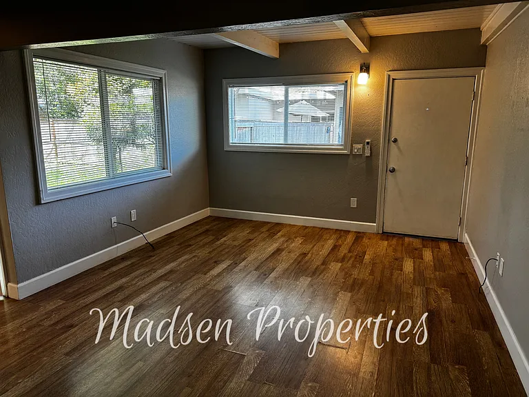 2925 Godman Ave #15 — Photo 7