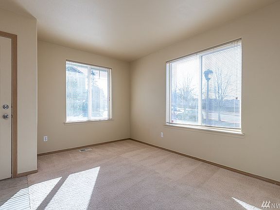 5th image of 16011 92nd Ave E