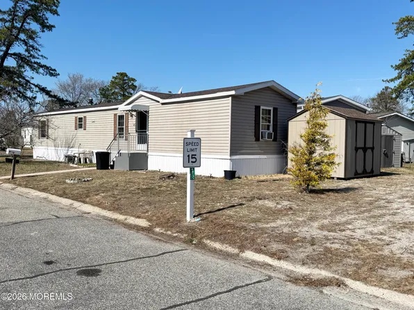 42 Woodchuck Parkway, Whiting, NJ 08759