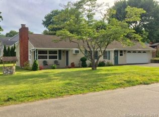 15 Harvester Rd, Fairfield, CT 06825