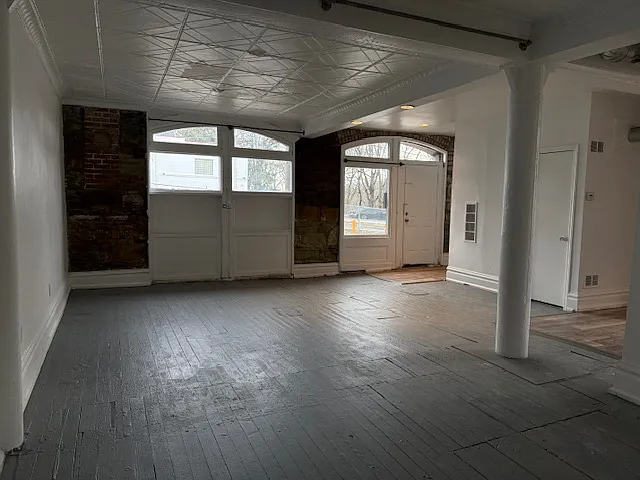 2106 Wilson Ave — Photo 5