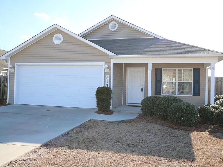 613 Whittle Ct — Photo 1