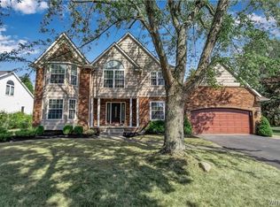 9 Birdsong Cir, East Amherst, NY 14051