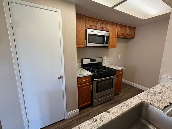 3rd image of 2010 Calle La Sombra Unit 3