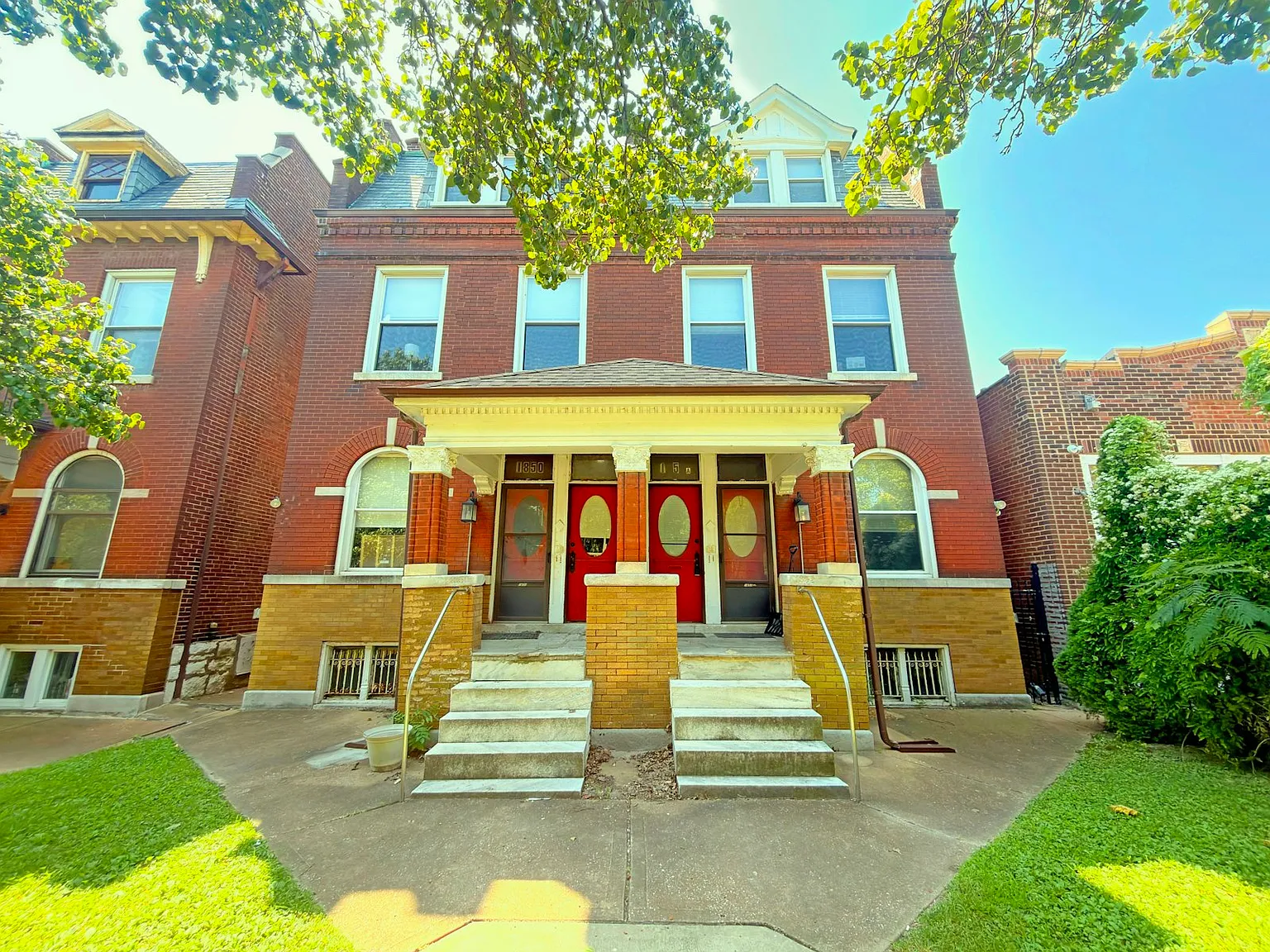 1852 Russell Boulevard, Unit 1F — Photo 1