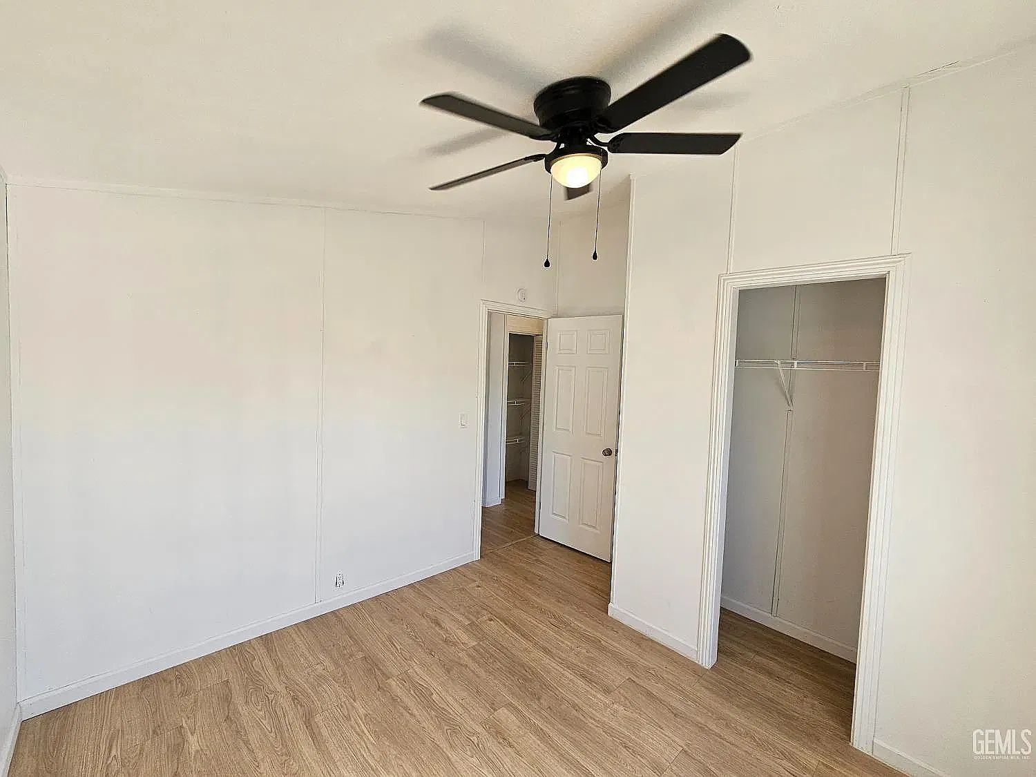 3 bed, 960 sqft, $1,900 — Photo 4