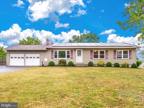 1702 Valley Dr, Westminster, MD 21157