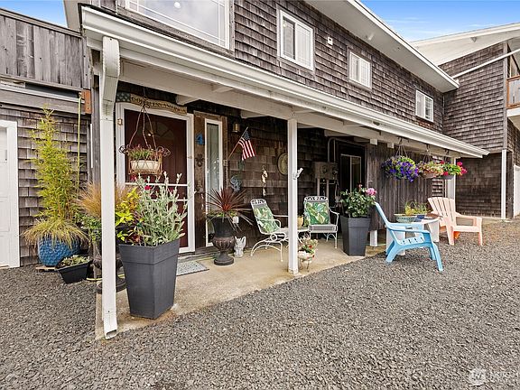 5th image of 1611 Ocean Beach Boulevard S #4