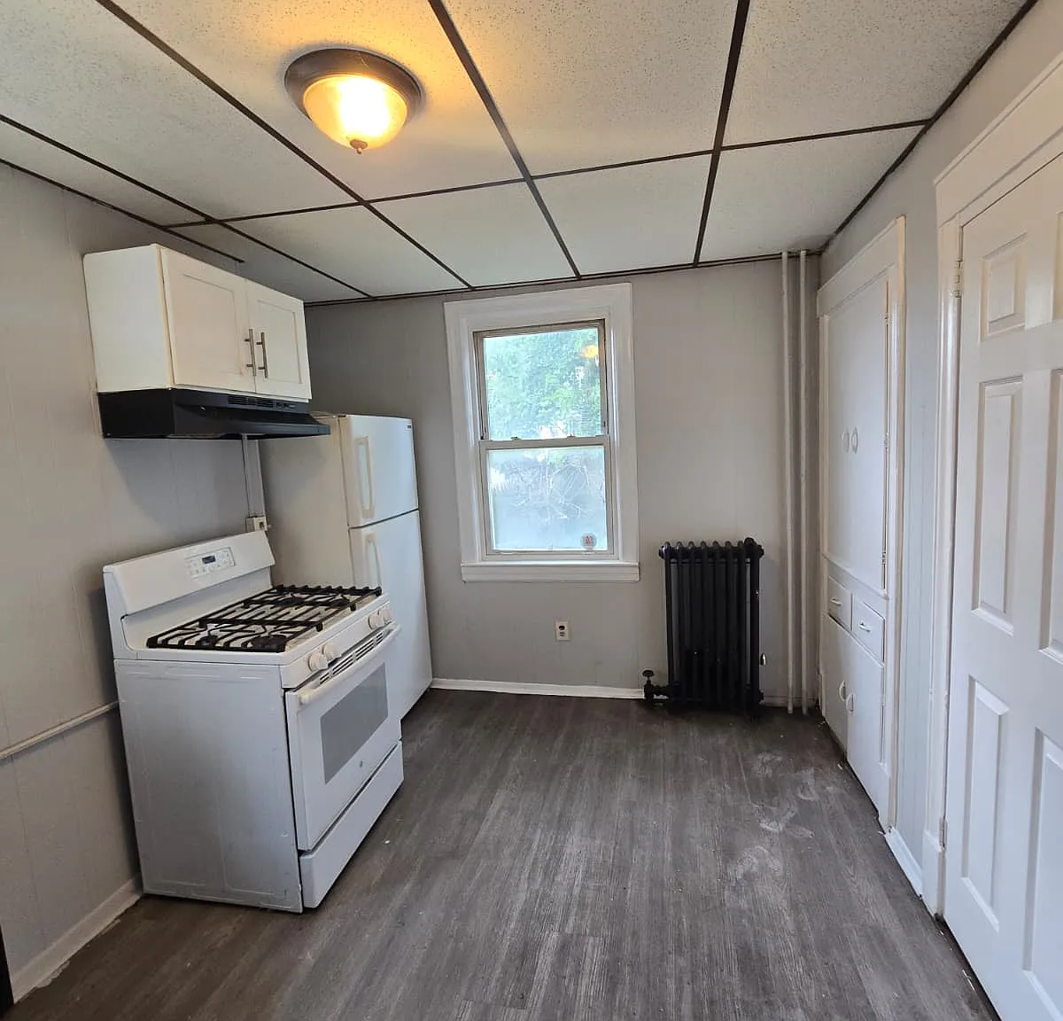 3 bed, $2,200 — Photo 4