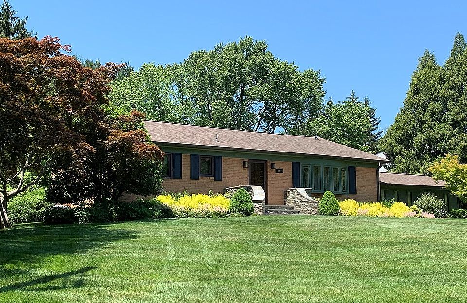 2nd image of 15020 Timberlake Dr