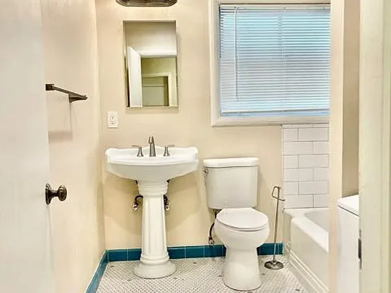 2227 N St #C — Photo 11