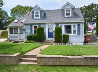 18 Pembroke Ln, Coventry, RI 02816