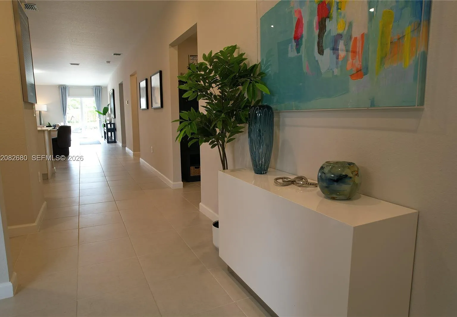4 bed, 3.0 bath, 2382 sqft, $4,600 — Photo 3
