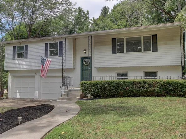 3549 Westview Ct, East Aurora, NY 14052