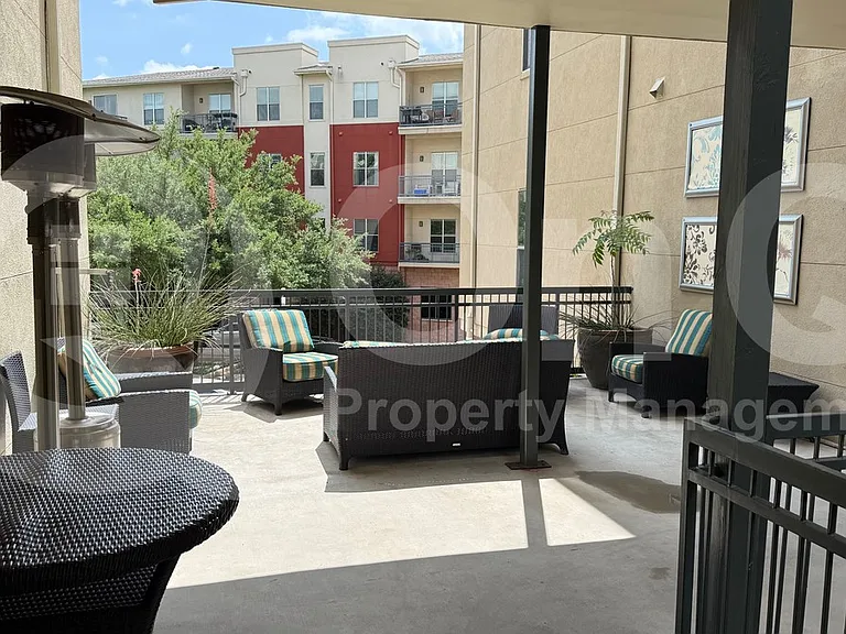 2950 McKinney Ave #424 — Photo 23