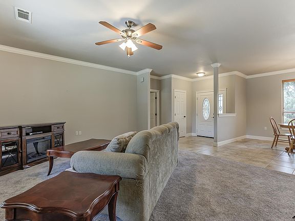 3rd image of 12885 Gardenia Ave