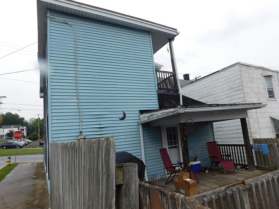 2nd image of 126 N Wayne St