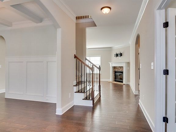 4th image of 836 Herrington Dr