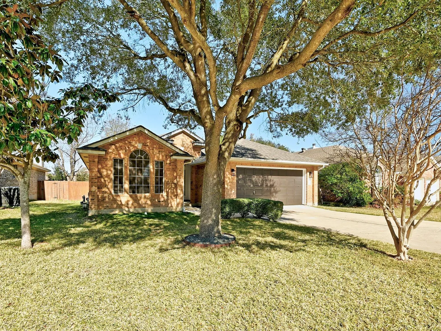 3 bed, 2.0 bath, 1441 sqft, $2,575 — Photo 3