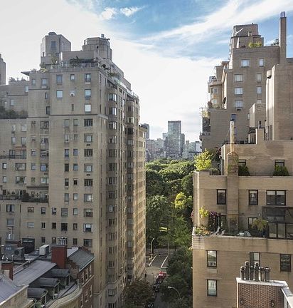 2nd image of 15 E 69th St #12D
