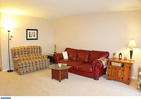 2nd image of 1019 Meadowview Ln #1019