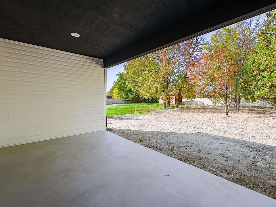 45215 Fairchild Rd, photo 23