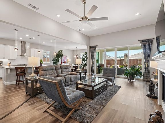 3rd image of 4891 Peace Lily Ln