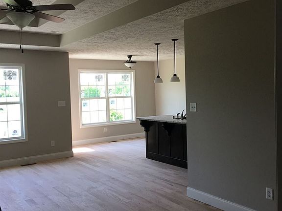 3rd image of 5381 Amber Creek Ln