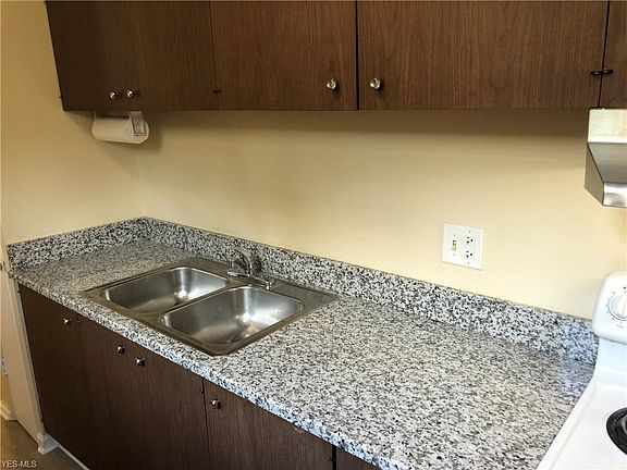 5th image of 6680 Daisy Ct #2-O