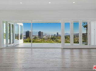 16210 Bertella Dr, Encino, CA 91436