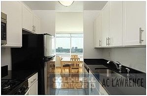 2nd image of 175 Riverside Blvd