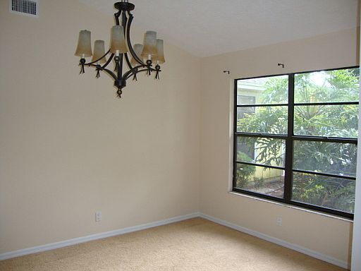 3rd image of 2450 SW Maplewood Dr