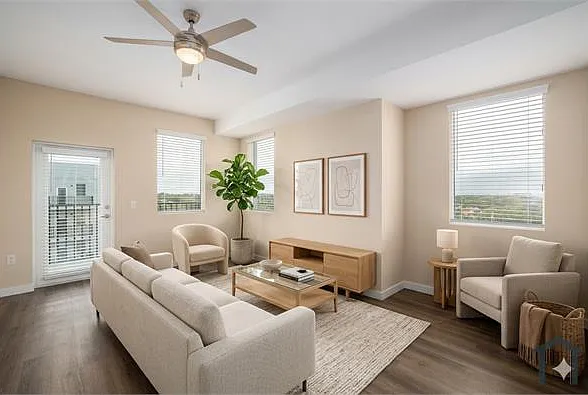 203 N University Dr — Photo 3