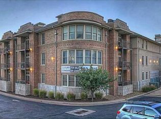600 W Meadow St APT 101, Fayetteville, AR 72701