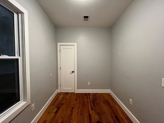 4th image of 19 Jewett Ave #19E