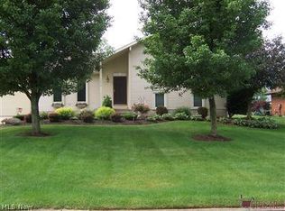 5694 Eastview St NE, Louisville, OH 44641