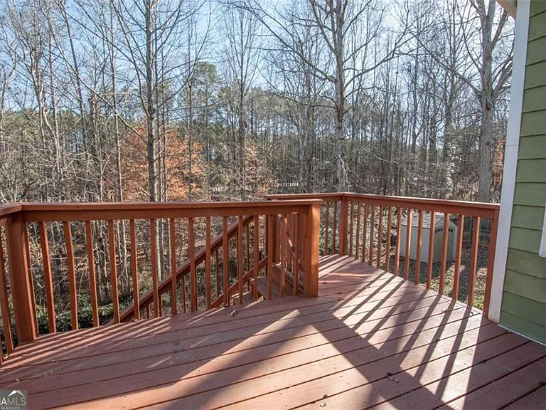 116 Sagamore Ln — Photo 6