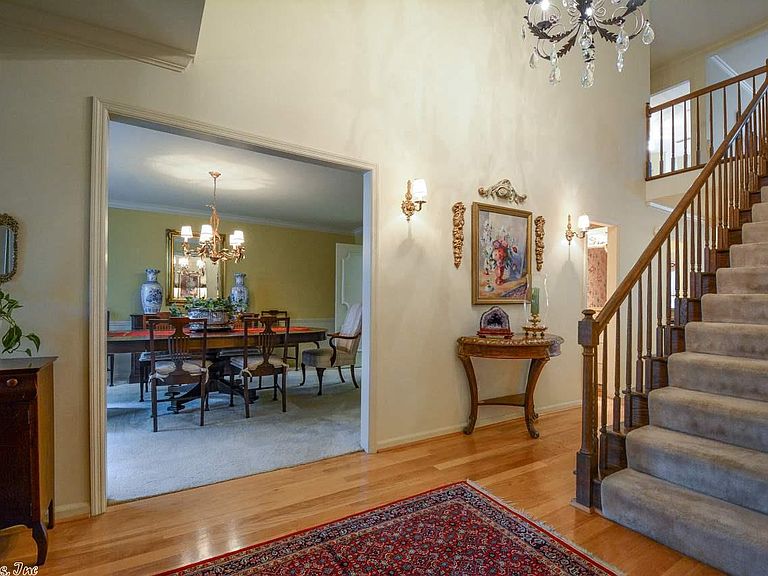 707 Pleasant Valley Dr Little Rock, AR, 72227 Apartments for Rent