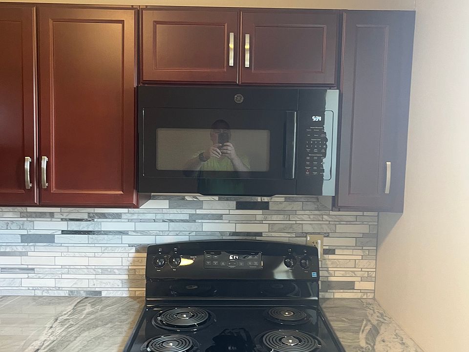 Microwave, stovetop, and oven