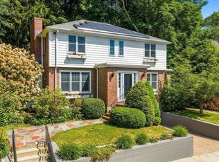 33 Pond Cir, Jamaica Plain, MA 02130