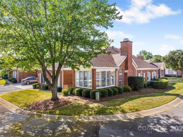 8426 Windsor Ridge Dr, Charlotte, NC 28277