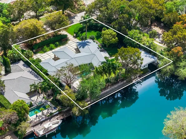 6120 Riviera Dr, Coral Gables, FL 33146