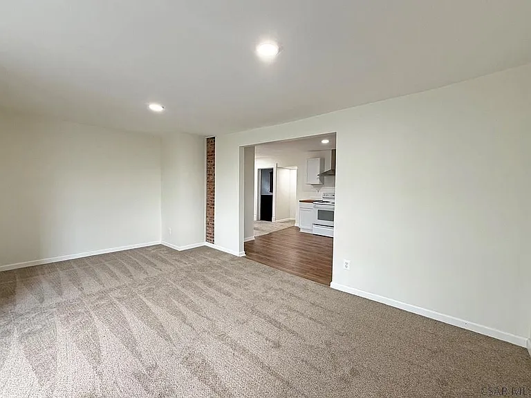 900 Somerset Ave #2 — Photo 5