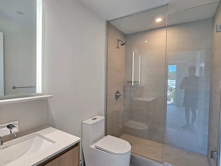 322 Dupont St #613 — Photo 10