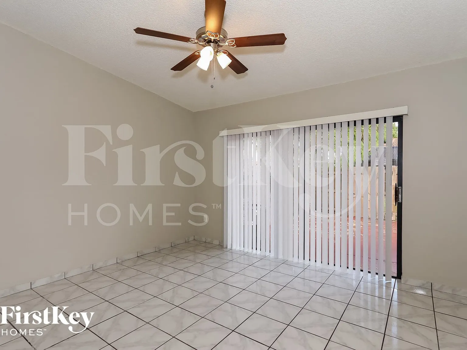 3 bed, 2.0 bath, 1832 sqft, $4,050 — Photo 4