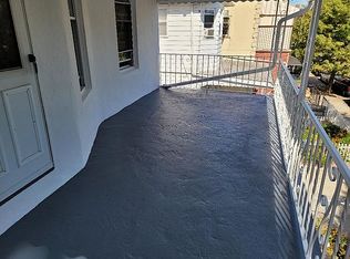 594 E 3rd St #2A, Brooklyn, NY 11218
