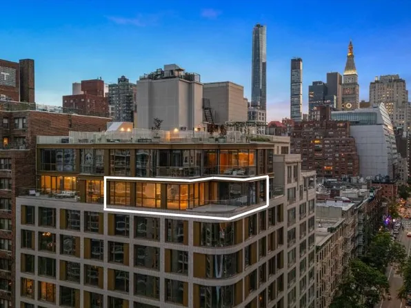 250 East 25th Street image 2 of 24