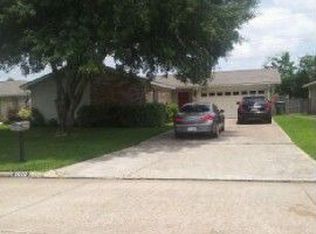 8608 Lynwood Ln, Port Arthur, TX 77642