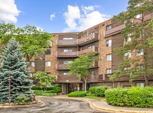 840 Wellington Ave Unit 218, Elk Grove Village, IL 60007